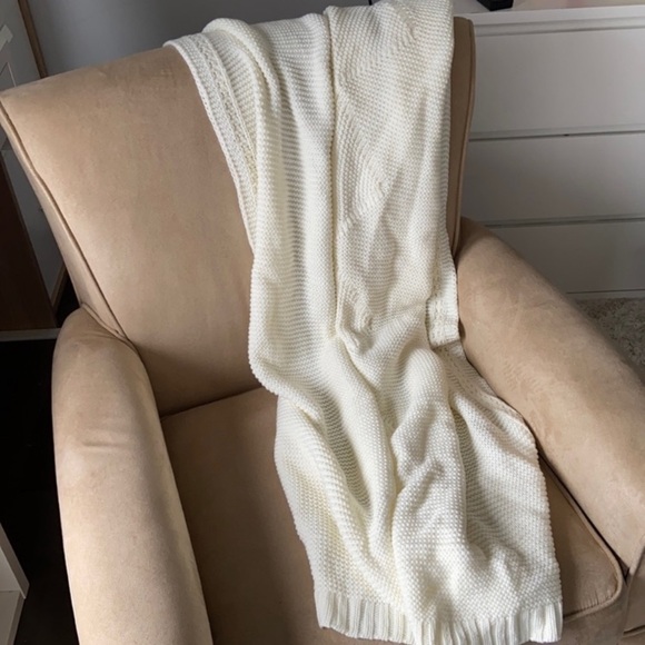 Aerie Cream Knit Blanket Throw - Picture 2 of 7